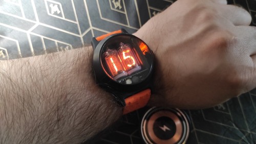 Orologio nixie con tubi - orologio,